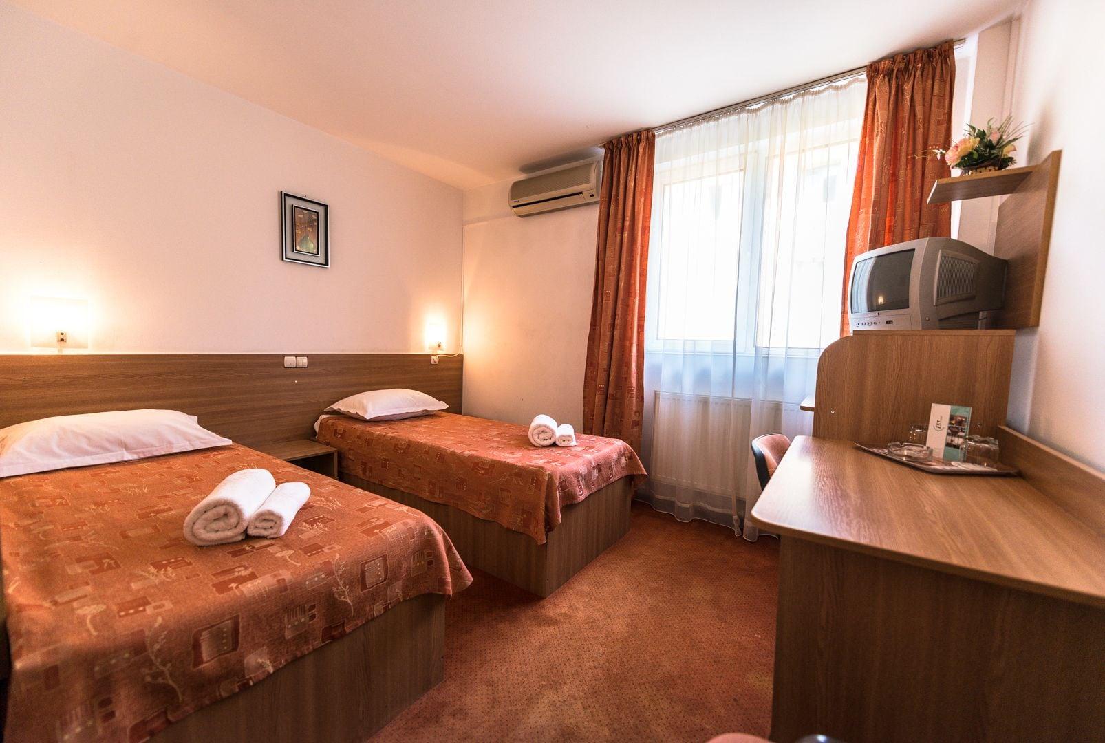 Est Hotel 3*